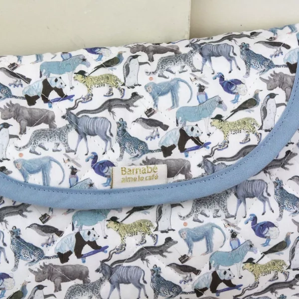Barnabe aime le café Changing Mat Marceau 67x42cm