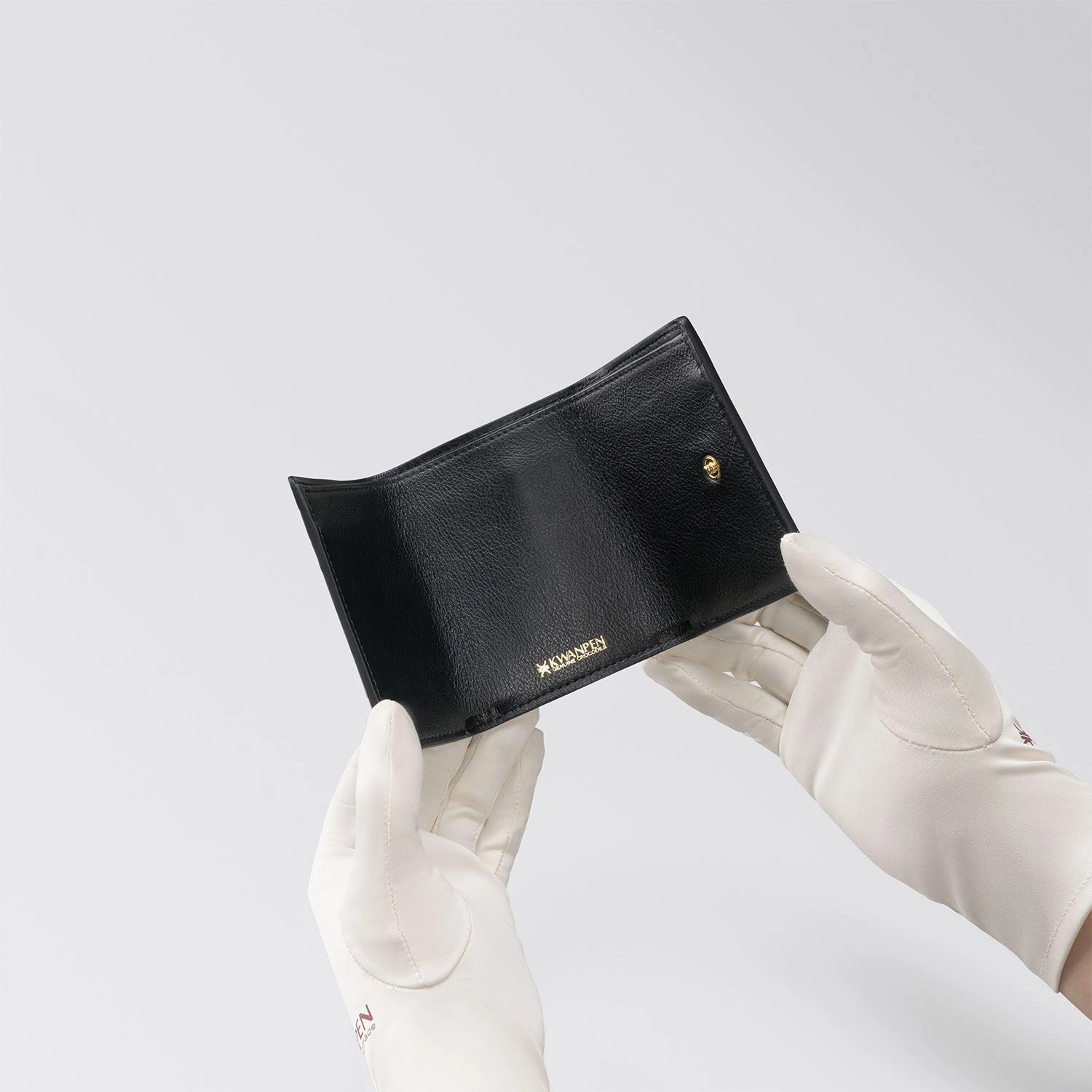 CREST COMPACT SHORT WALLET