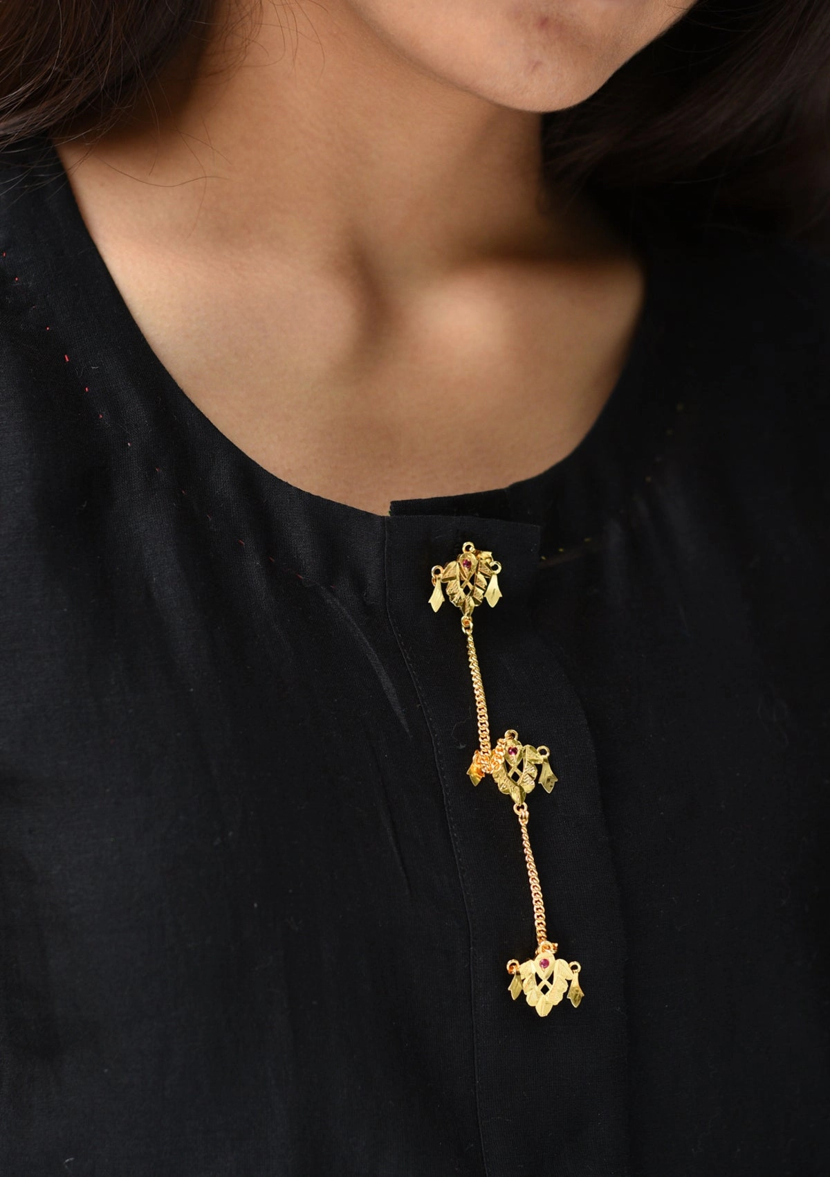 Susoma Handmade Goldtone Silver Button Chain