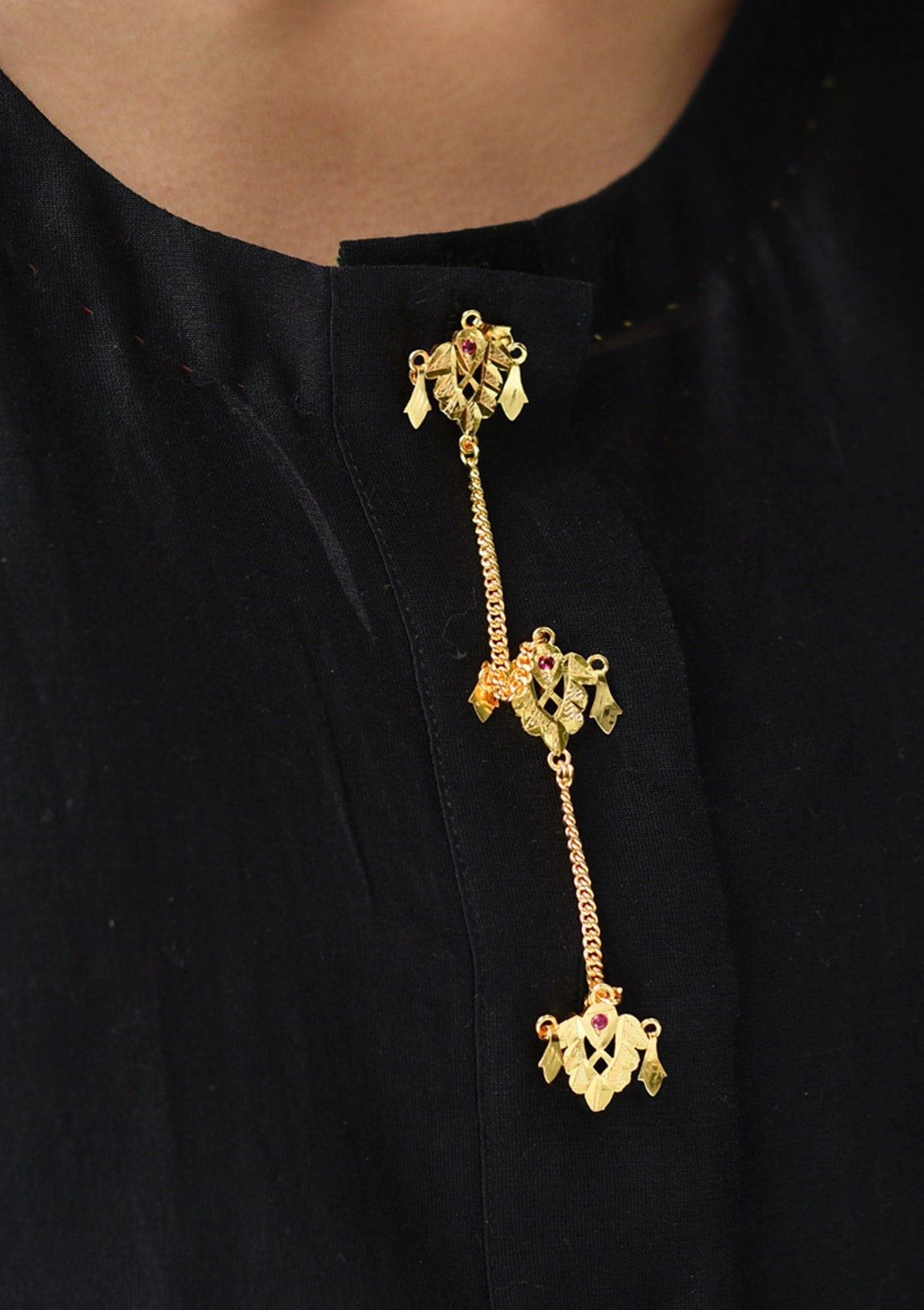 Susoma Handmade Goldtone Silver Button Chain